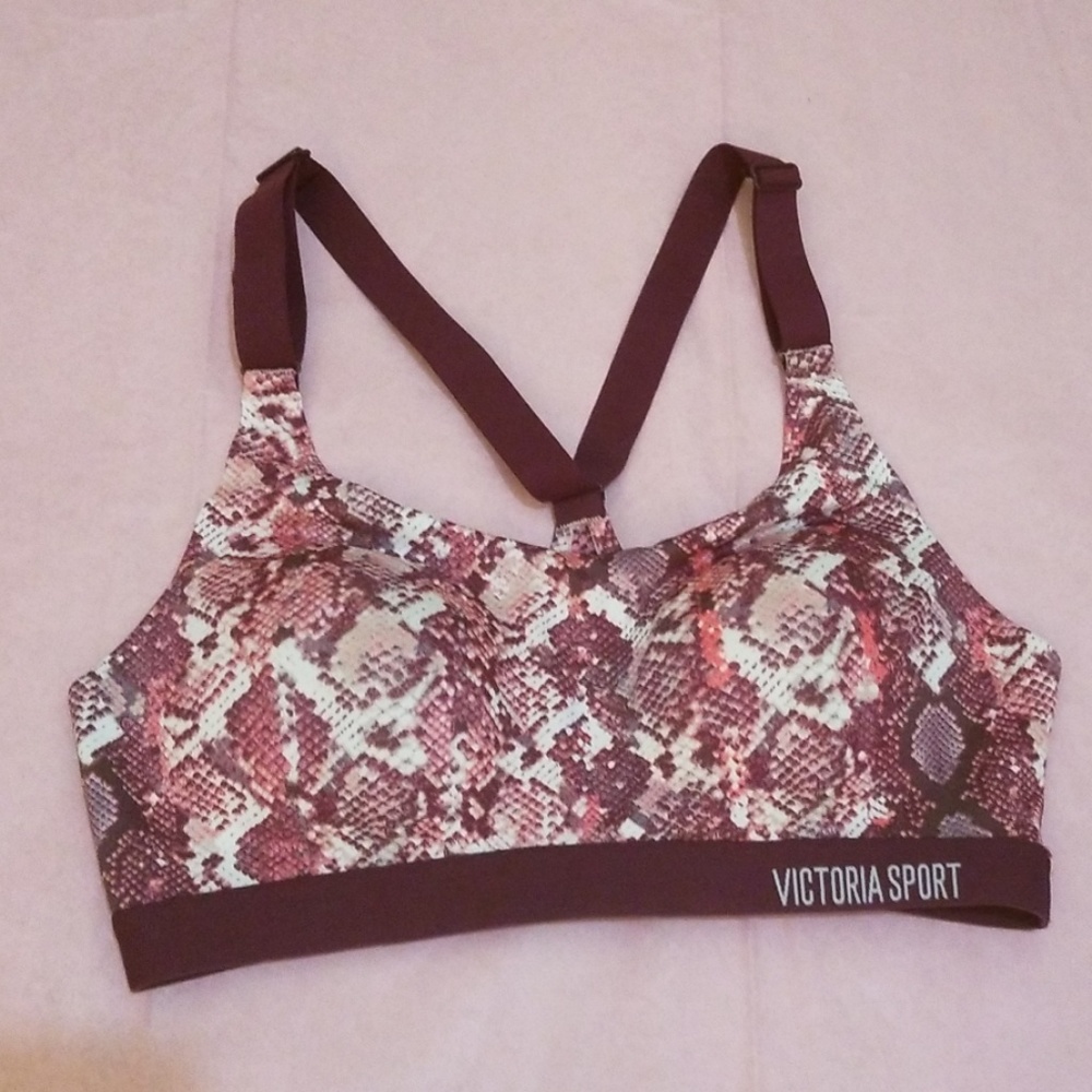 BNWOT Victoria Secret Sports Bra Size 34B